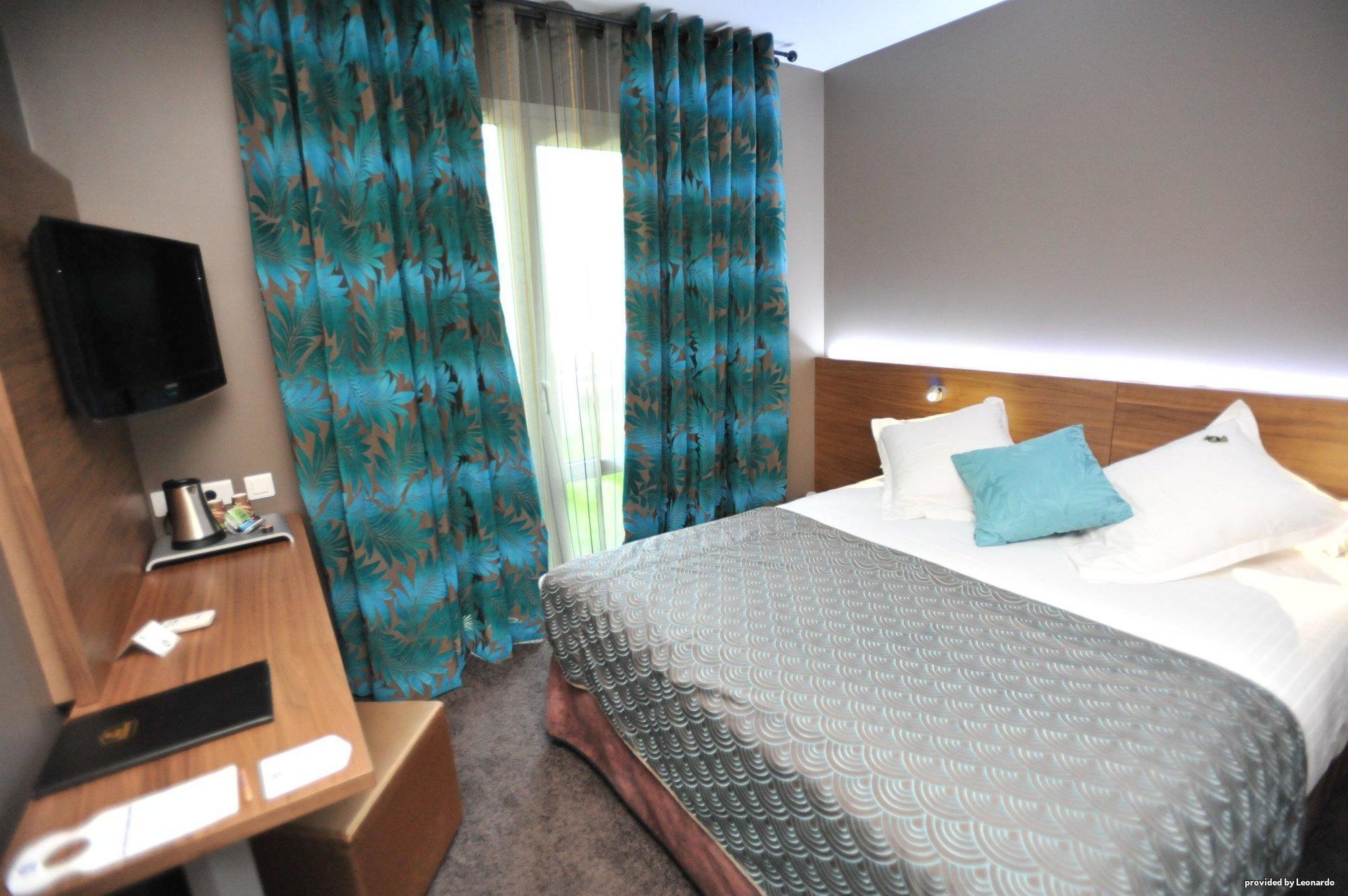 Hotel Full Colors Craponne 部屋 写真