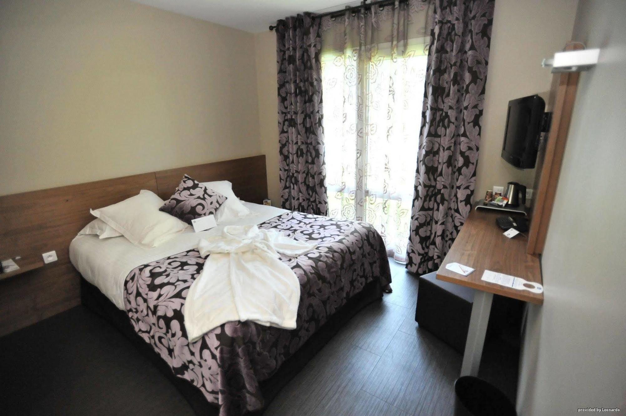 Hotel Full Colors Craponne エクステリア 写真